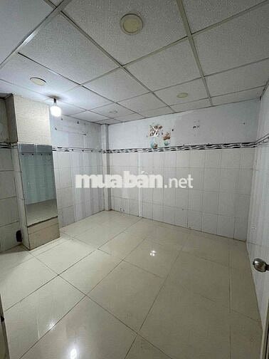 nhà 100m2 1lầu 4pn 3wc sân xe hơi ngay Hoàng Diệu2 15triệu
