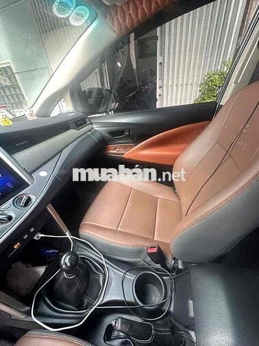 Toyota Innova 2017 2.0E - 120000 km