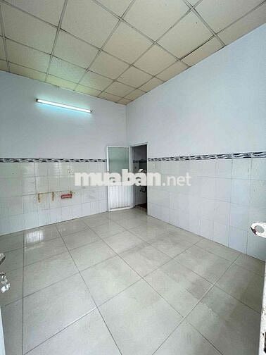 nhà 100m2 1lầu 4pn 3wc sân xe hơi ngay Hoàng Diệu2 15triệu