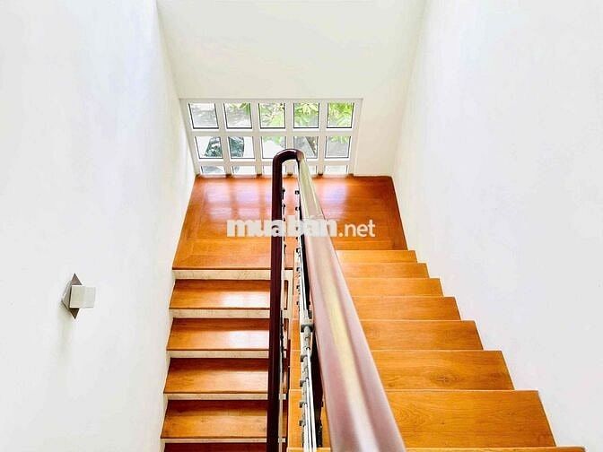 SIÊU BIỆT THỰ CHO THUÊ NGAY TRUNG TÂM QUẬN 10 - DTSD 500M2 - 4 TẦNG !!