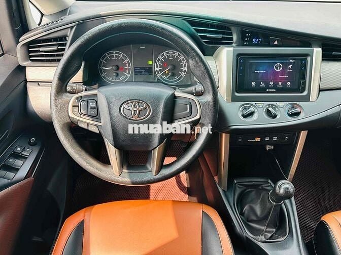Toyota Innova 2022 E 2.0 MT