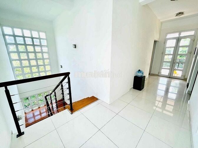 SIÊU BIỆT THỰ CHO THUÊ NGAY TRUNG TÂM QUẬN 10 - DTSD 500M2 - 4 TẦNG !!
