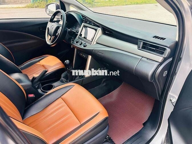 Toyota Innova 2022 E 2.0 MT