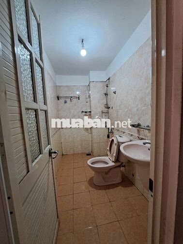 Cho thuê nhà phố hẻm đường Đặng Chất Quận 8, 2 lầu, 3PN, nhà trống