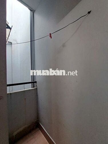 Cho thuê nhà phố hẻm đường Đặng Chất Quận 8, 2 lầu, 3PN, nhà trống