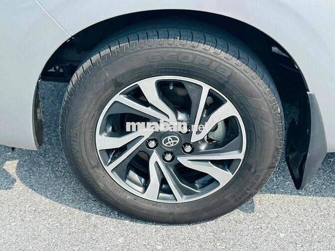 Toyota Innova 2022 E 2.0 MT