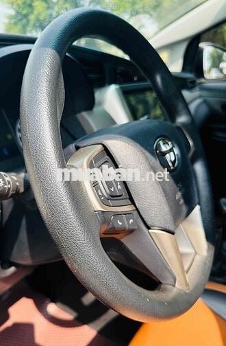 Toyota Innova 2022 E 2.0 MT