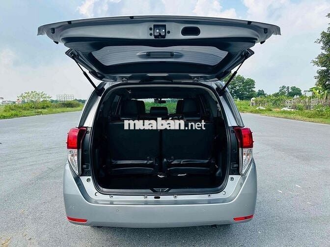Toyota Innova 2022 E 2.0 MT