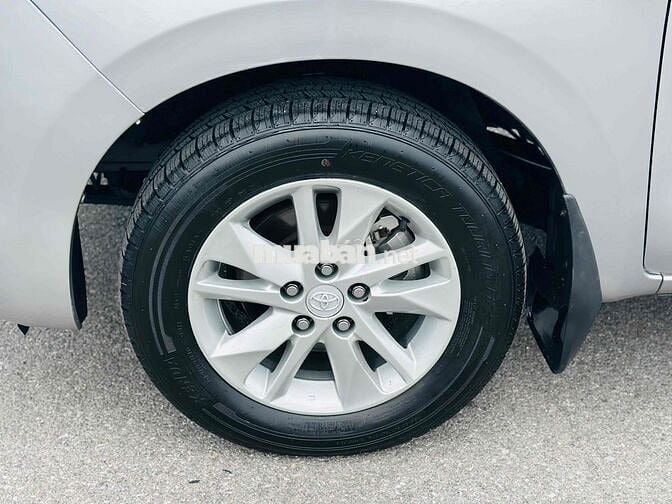 Toyota Innova 2.0E MT sx 2018
