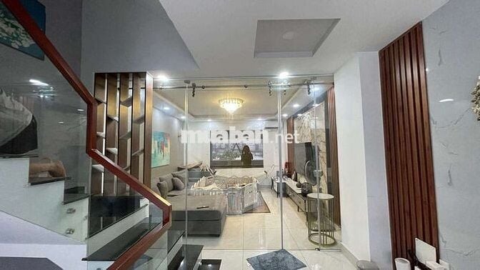 Cho thuê nhà 4 tầng full nội thất, chỉ cần xách valy vào ở