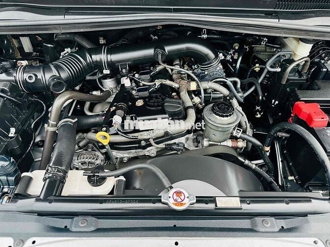 Toyota Innova 2.0E MT sx 2018