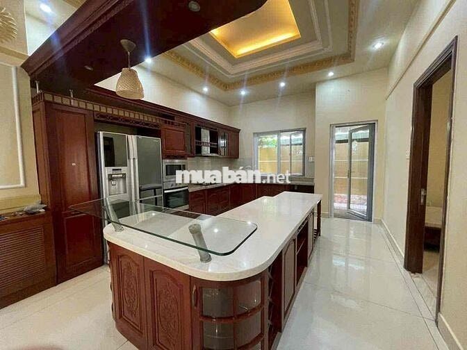 CHO THUÊ BIỆT THỰ PHÚ MỸ HƯNG, 11x18M, Trệt 2 Lầu 70tr/thương lượng