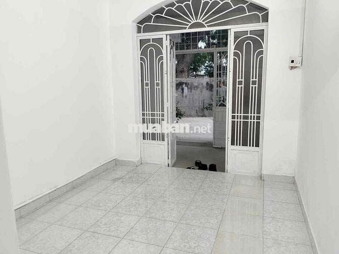 Nhà đẹp TCH 42m2_đúc 1lầu,Ngay huỳnh thị hai,uỷ ban phường TCH