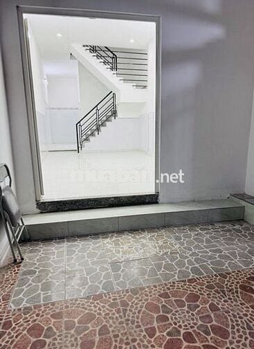 Cho thuê nhà nguyên căn gần Ngã tư Bình Phước