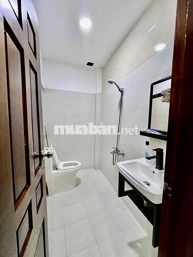 Cho Thuê Nhà Mới Đẹp DT 4*15, 1Trệt 1Lửng 2Lầu 4Pn 4Wc Hẻm Xe Tải