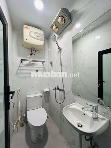 Cho thuê nhà 40m2, 4 phòng ngủ tại ngách 61/1194 đường láng