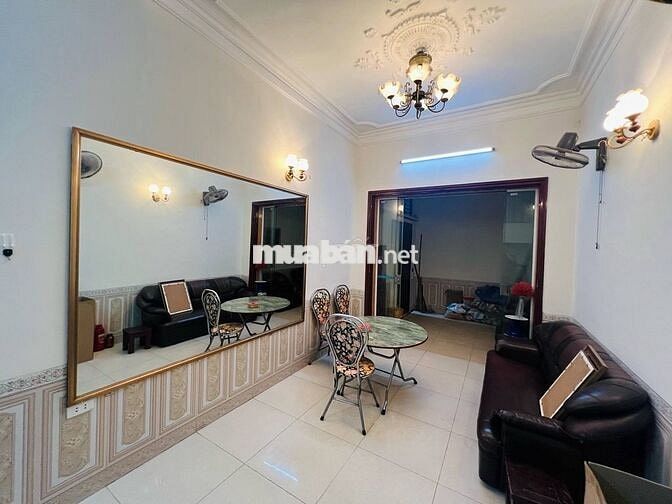 Cho thuê nhà 40m2, 4 phòng ngủ tại ngách 61/1194 đường láng