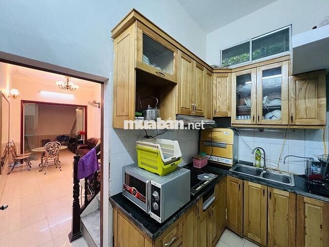 Cho thuê nhà 40m2, 4 phòng ngủ tại ngách 61/1194 đường láng
