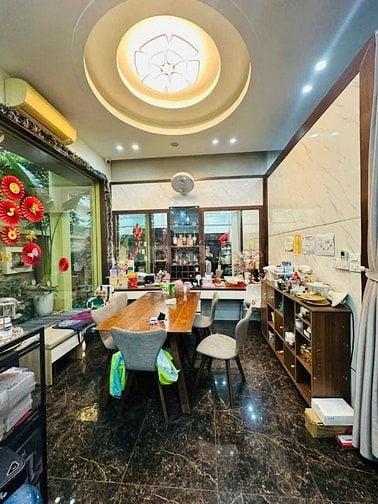 Bán biệt thự 4 tầng, 215m2, giá cực chất tại Văn Quán, Hà Đông(BÁN GẤP