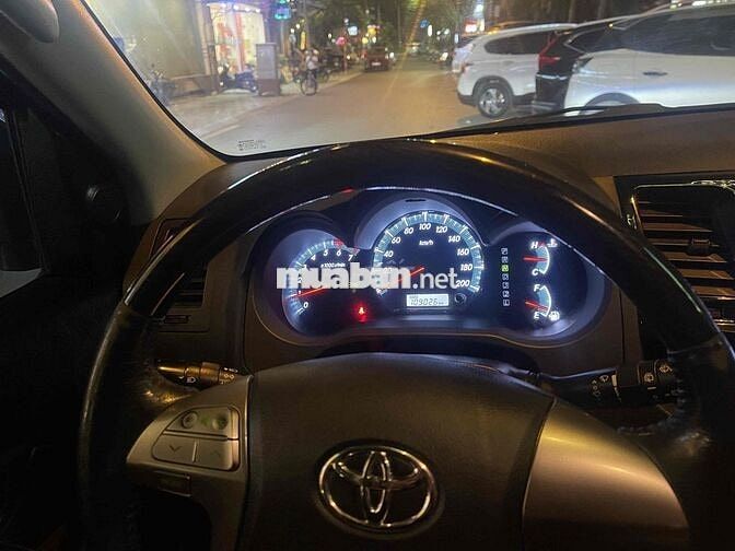 Toyota Fortuner 2014 2.7V 4x4 AT - 100000 km