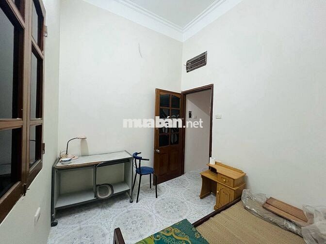 Cho thuê nhà 40m2, 4 phòng ngủ tại ngách 61/1194 đường láng