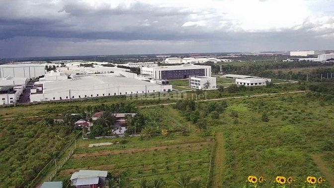 ngang 6m có 2 mặt tiền. full thổ cư. Ngay KCN Phước Đông. 695 tr