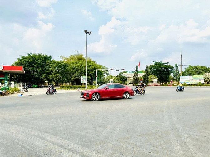 ngang 6m có 2 mặt tiền. full thổ cư. Ngay KCN Phước Đông. 695 tr