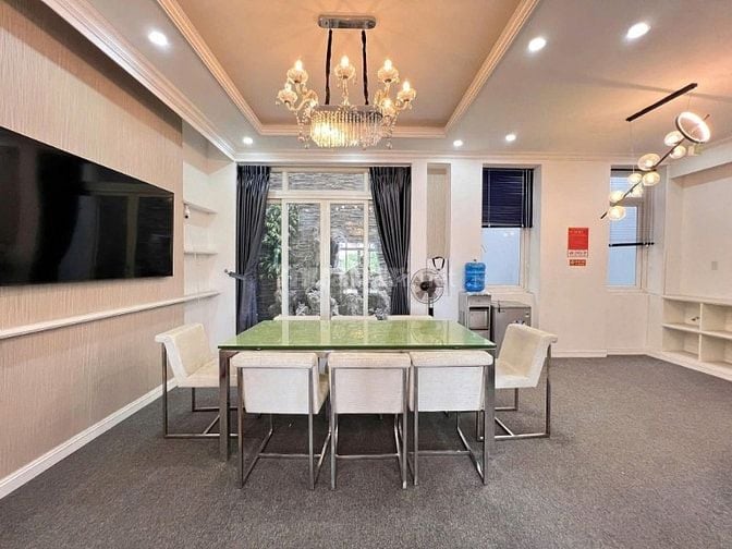Cho thuê biệt thự 123A Hồng Hà, Phường 9, Quận Phú Nhuận 