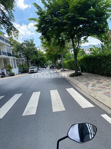 Bán biệt thự nhà thô  Vườn Lài An Phú Đông 