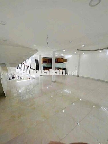 Nhà Mới Đẹp Căn Đôi Lạc Long Quân , DT:7m x17m 3lầu ,5PN 4WC
