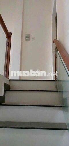 Nhà 100m2 1trệt 1lầu 3pn 2wc sân để xe hơi 8.5triệu