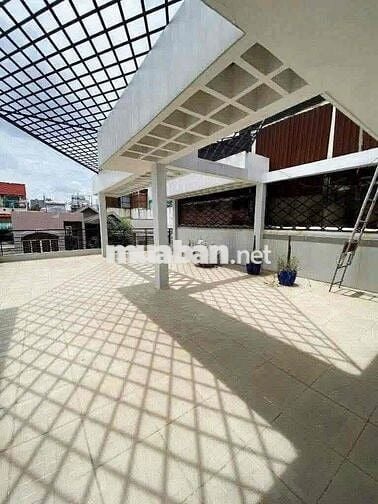Nhà Mới Đẹp Căn Đôi Lạc Long Quân , DT:7m x17m 3lầu ,5PN 4WC