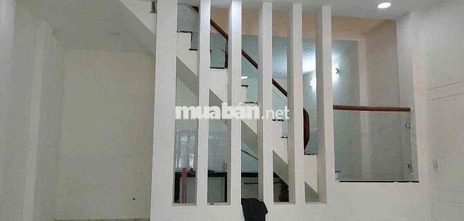 Nhà 100m2 1trệt 1lầu 3pn 2wc sân để xe hơi 8.5triệu