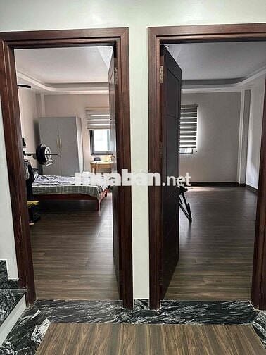 Cho thuê toà nhà 5P - 4WC ngay đường số 40 Tân Quy Đông Q7