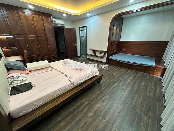 Cho thuê toà nhà 5P - 4WC ngay đường số 40 Tân Quy Đông Q7