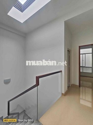 Nhà 52m2 1trệt 2lầu 4pn 3wc gần ĐH Luật 12triệu