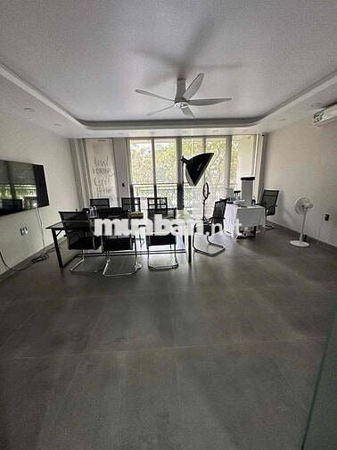 Cho thuê toà nhà 5P - 4WC ngay đường số 40 Tân Quy Đông Q7