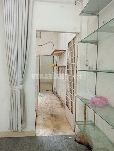 Nhà cho thuê nguyên căn mặt tiền số 75 Trường Chinh, P 12, Tân Bình