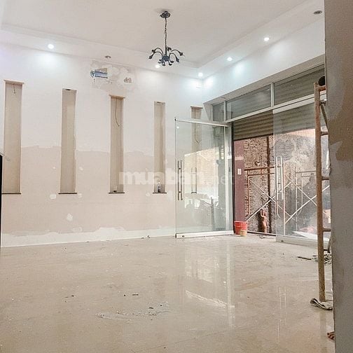 Nhà cho thuê MT 8 Nguyễn Văn Mại, Tân Bình, DTĐ: 12x12, DTSD: 400m2.