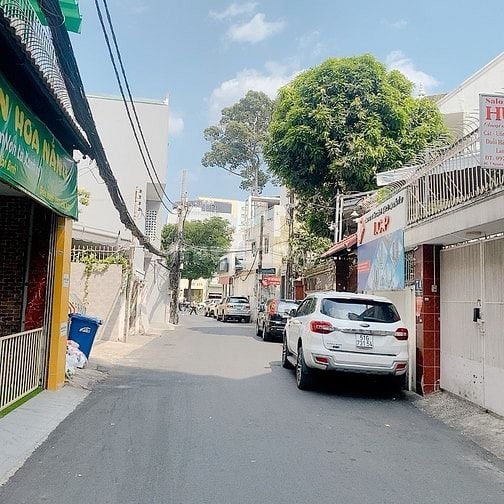 Nhà cho thuê MT 8 Nguyễn Văn Mại, Tân Bình, DTĐ: 12x12, DTSD: 400m2.