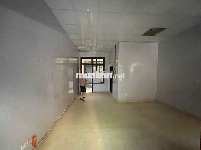 Nhà riêng ngõ phố lê thanh nghị giải phóng dt70m2x3t giá 19tr