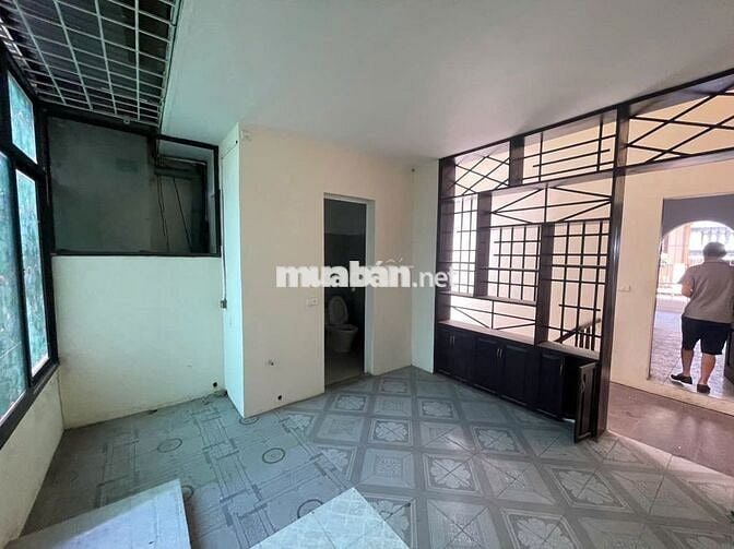 Nhà riêng ngõ phố lê thanh nghị giải phóng dt70m2x3t giá 19tr