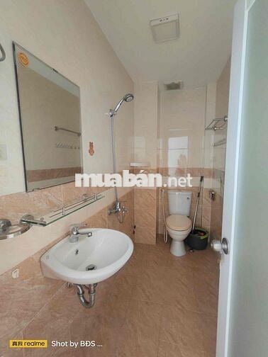 Nhà 52m2 1trệt 2lầu 4pn 3wc gần ĐH Luật 12triệu