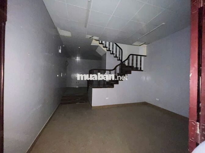 Nhà riêng ngõ phố lê thanh nghị giải phóng dt70m2x3t giá 19tr