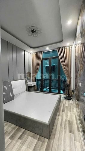 NHÀ MINH KHAI 42m LÔ GÓC NỞ HẬU giá 8** tỷ.