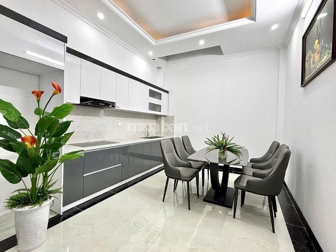 HƠN 10 TỶ NHÀ MỚI MINH KHAI 51M2 NGÕ Ô TÔ THANG MÁY 