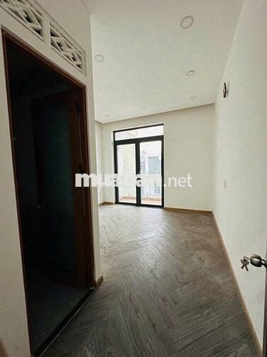 NHÀ TRỆT 2 LẦU 4PN-4WC ĐƯỜNG XE HƠI,SÂN OTO CỔNG RÀO KIÊN CỐ,NHÀ ĐẸP