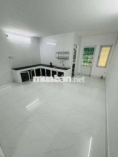NHÀ MÊ LỬNG MT ĐƯỜNG, MỚI, SẠCH ĐẸP, 3PN, NỘI THẤT BẢN, KHU HỒ NGHINH