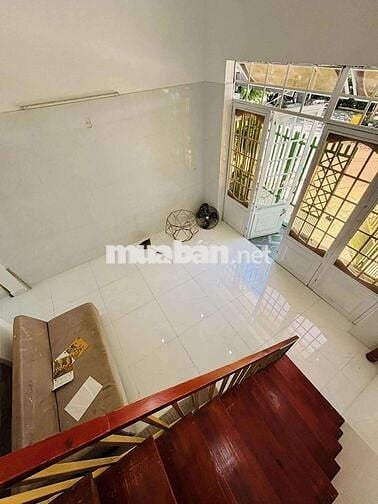 NHÀ MÊ LỬNG MT ĐƯỜNG, MỚI, SẠCH ĐẸP, 3PN, NỘI THẤT BẢN, KHU HỒ NGHINH