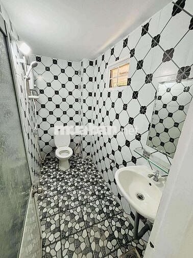 NHÀ MÊ LỬNG MT ĐƯỜNG, MỚI, SẠCH ĐẸP, 3PN, NỘI THẤT BẢN, KHU HỒ NGHINH